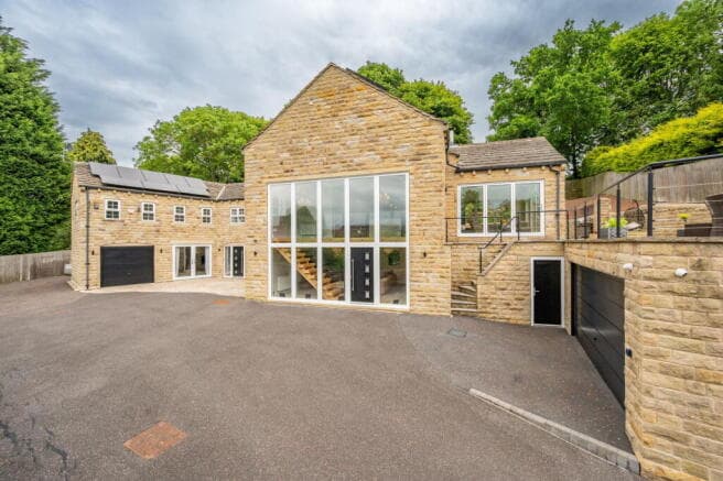 5 bed Detached for sale in barnsley