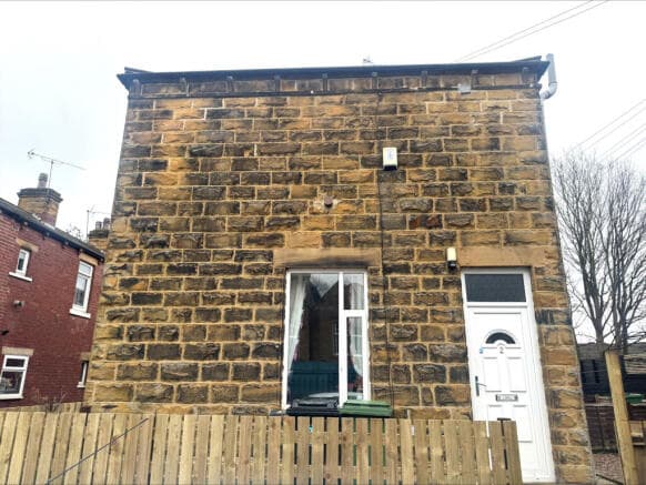 2 bed End of Terrace to rent