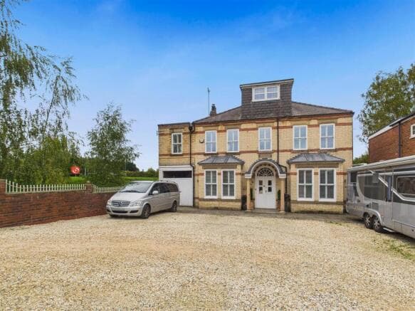 5 bed Detached for sale in hull