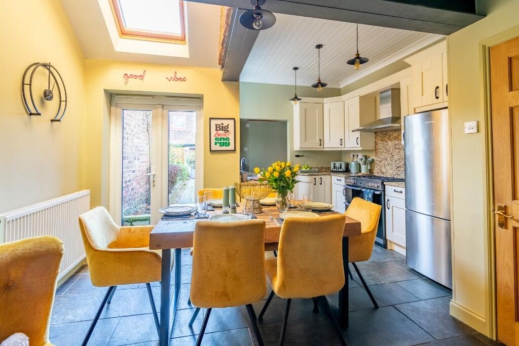 3 Bedroom Terraced House For Rent In White Cross Road, York, North Yorkshire, Yo31