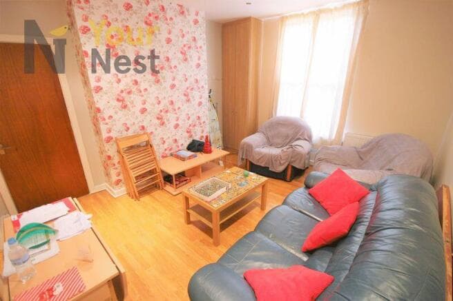 4 bed Flat to rent in leeds