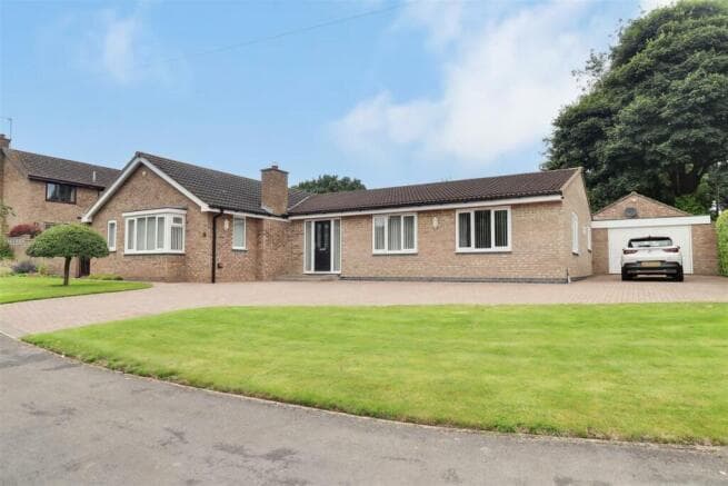 5 bed Detached Bungalow for sale in hull