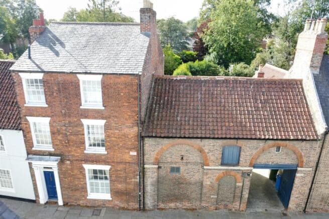 4 bed Terraced for sale in beverley