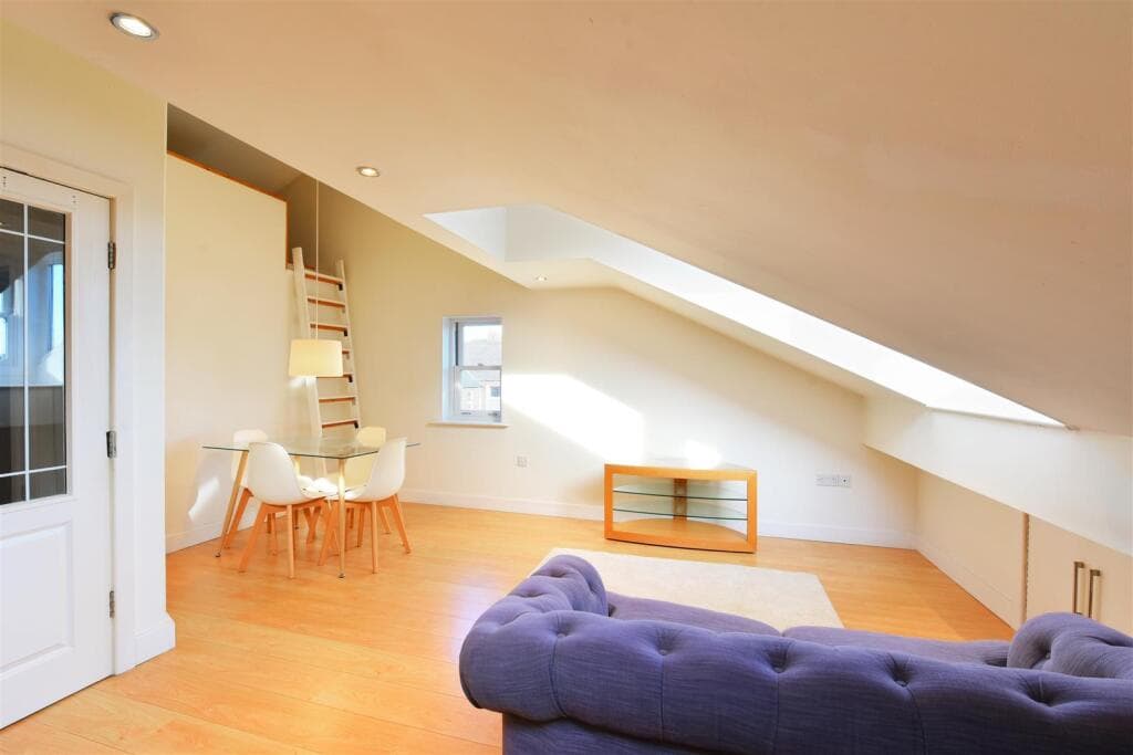 1 Bedroom Apartment For Rent In East Mount Road, York, Yo24