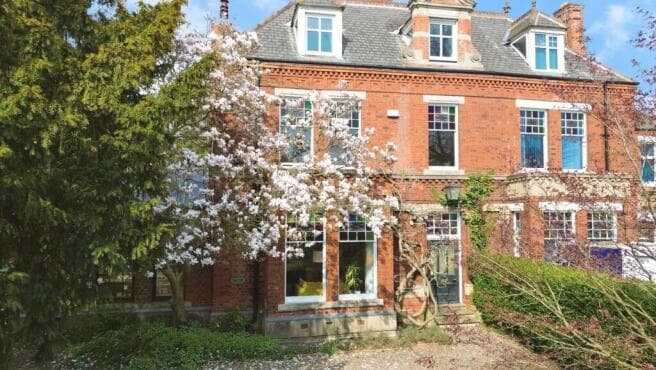 6 bed Semi-Detached for sale in hull