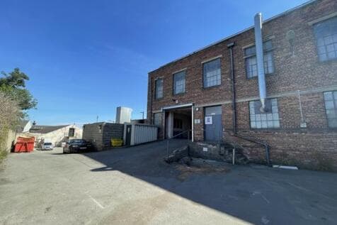 Light Industrial to rent in halifax