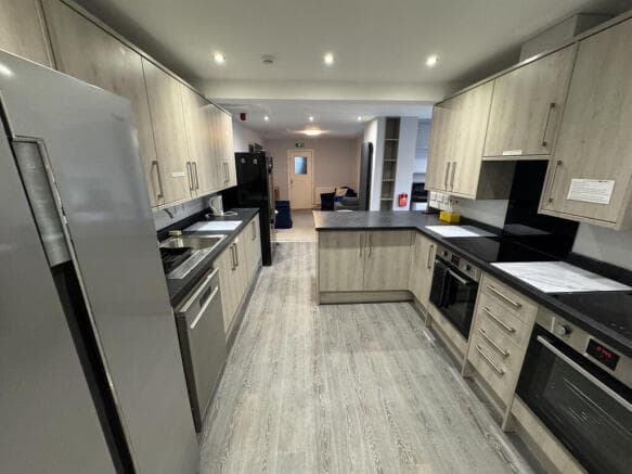 9 bed End of Terrace to rent in york