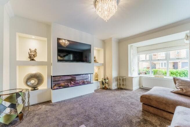 5 bed Detached for sale in castleford