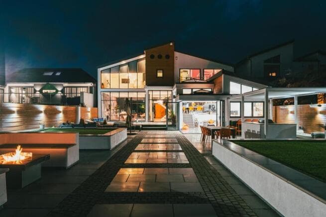 5 bed Detached for sale in sheffield