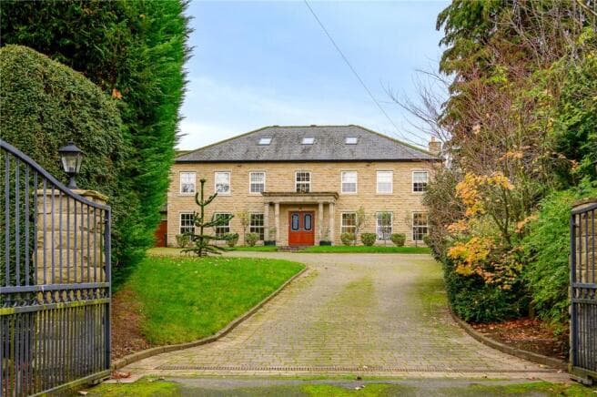 6 bed Detached for sale in leeds