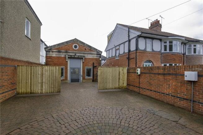 2 bed Detached to rent in harrogate