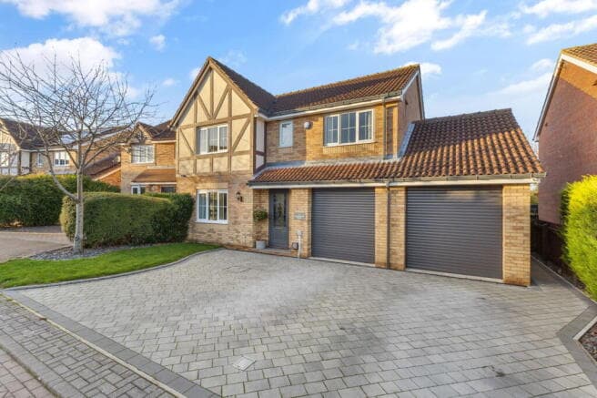 4 bed Detached for sale in castleford