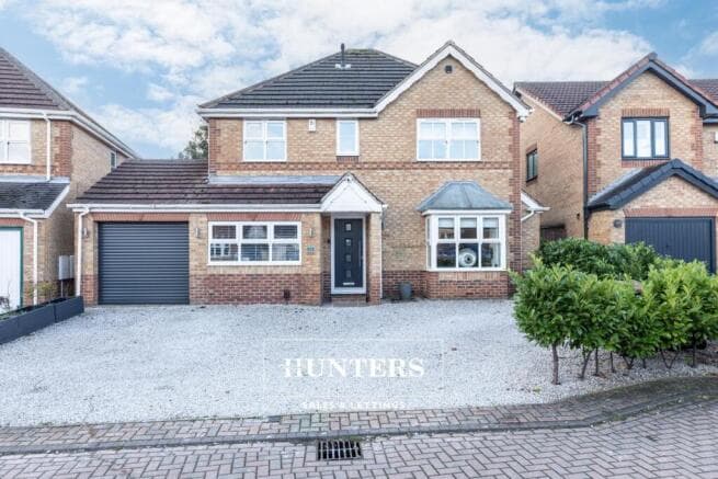 5 bed Detached for sale in castleford