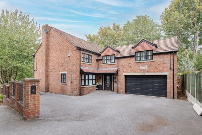 4 bed Detached for sale in barnsley
