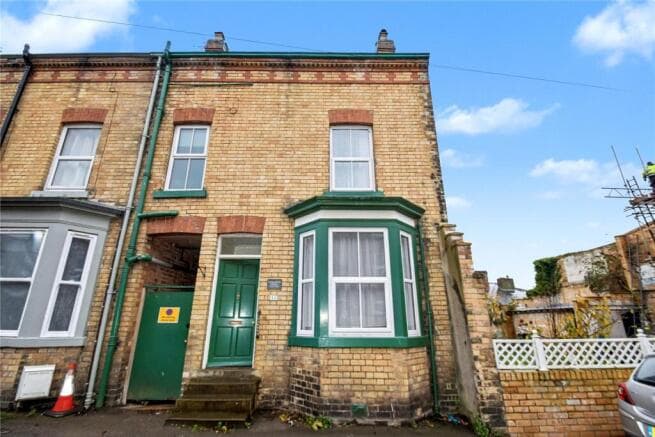 3 bed Terraced to rent in scarborough