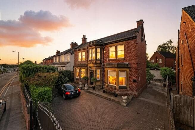 4 bed Detached for sale in pontefract
