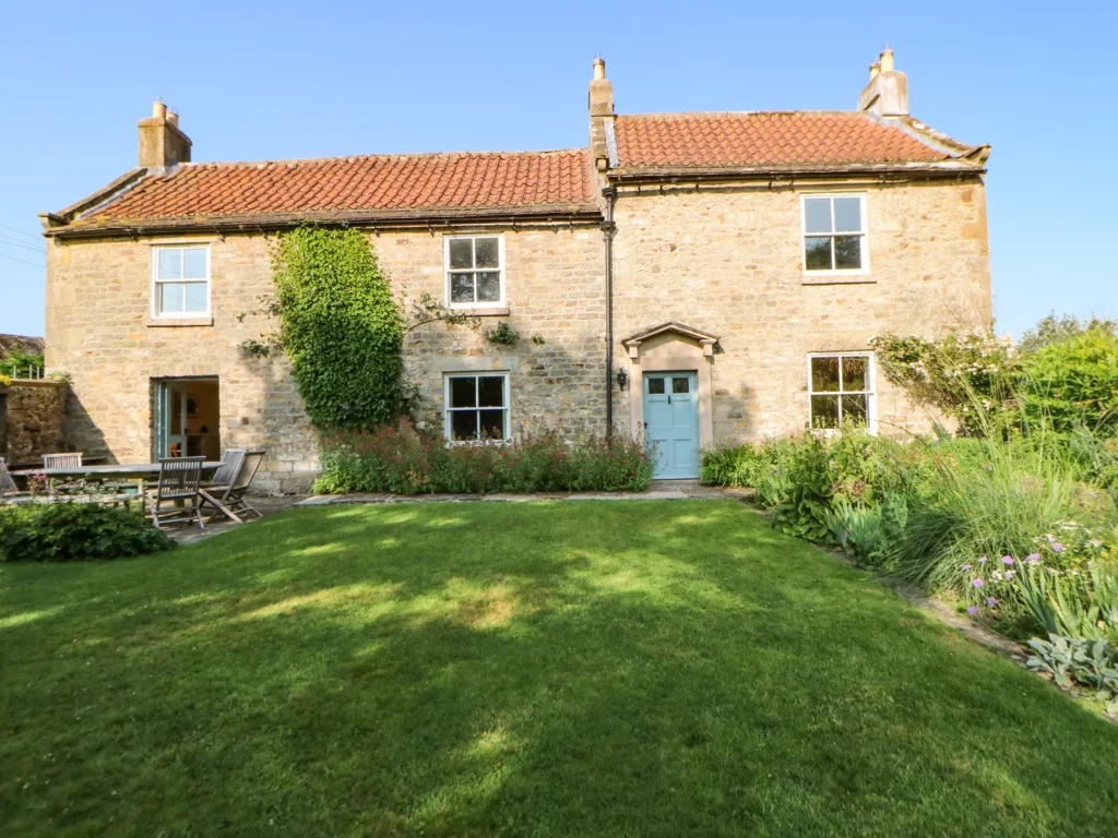 Image name mill farm house the 13 image from the post Welcome to <span style="color:var(--global-color-8);">Y</span>orkshire in Yorkshire.com.
