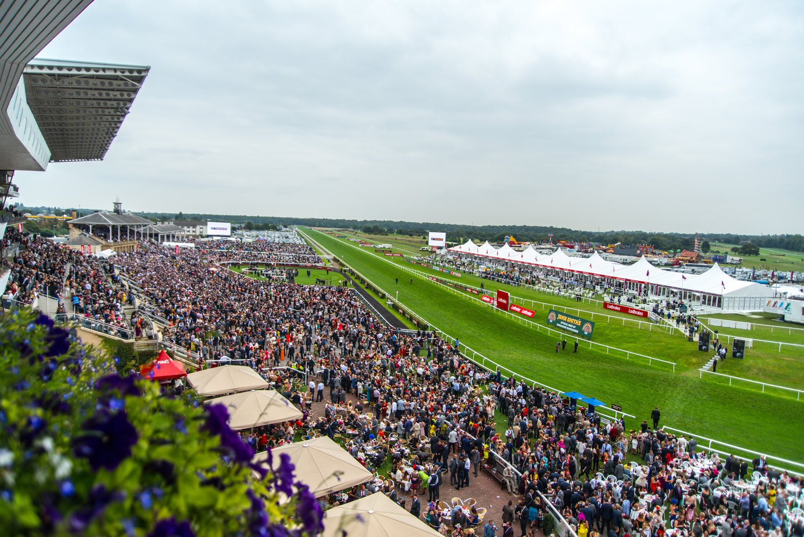 Image name Doncaster Racecourse the 11 image from the post Visitor Attractions in Yorkshire.com.