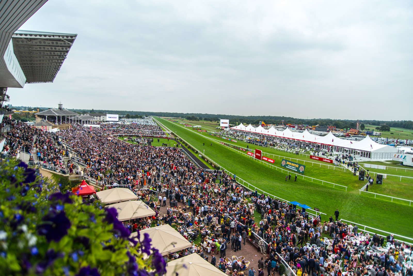 Image name Doncaster Racecourse the 20 image from the post Visitor Attractions in Yorkshire.com.