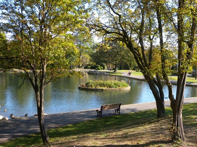 Image name Greenhead Park the 14 image from the post Where Happy Valley is filmed in Yorkshire - locations, venues and studios in Yorkshire.com.