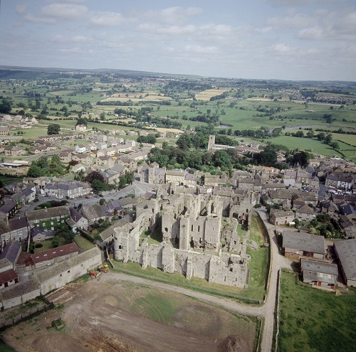 Image name Middleham Castle the 7 image from the post Newsletter - Friday 4th August in Yorkshire.com.