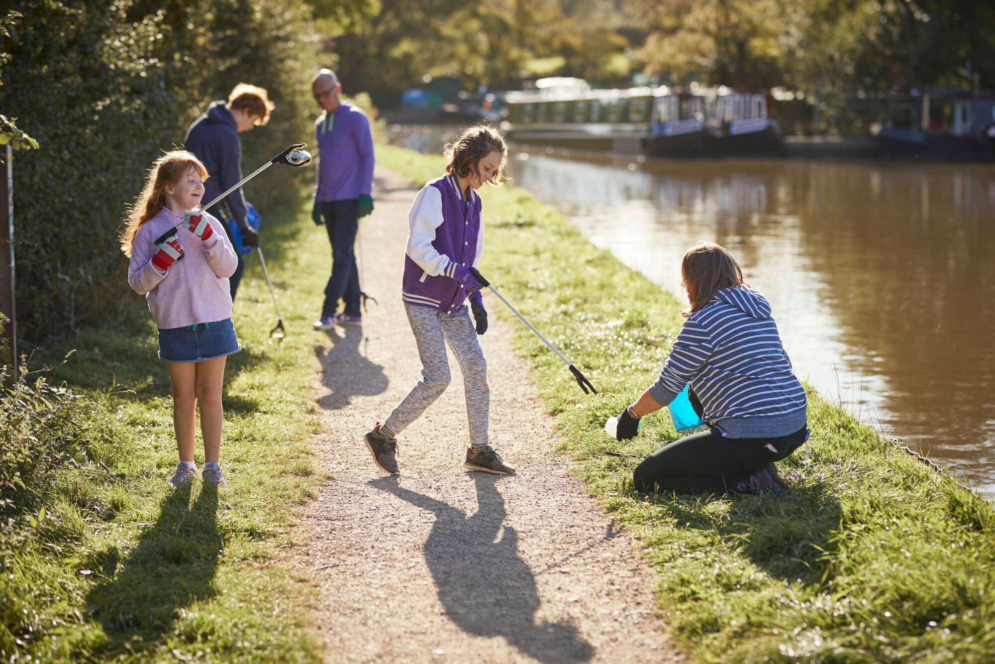 Image name RS19695 HeroShoot Alvechurch Nicoles Family 1620 1 scaled the 2 image from the post How a stroll along your local canal can help protect the environment in Yorkshire.com.