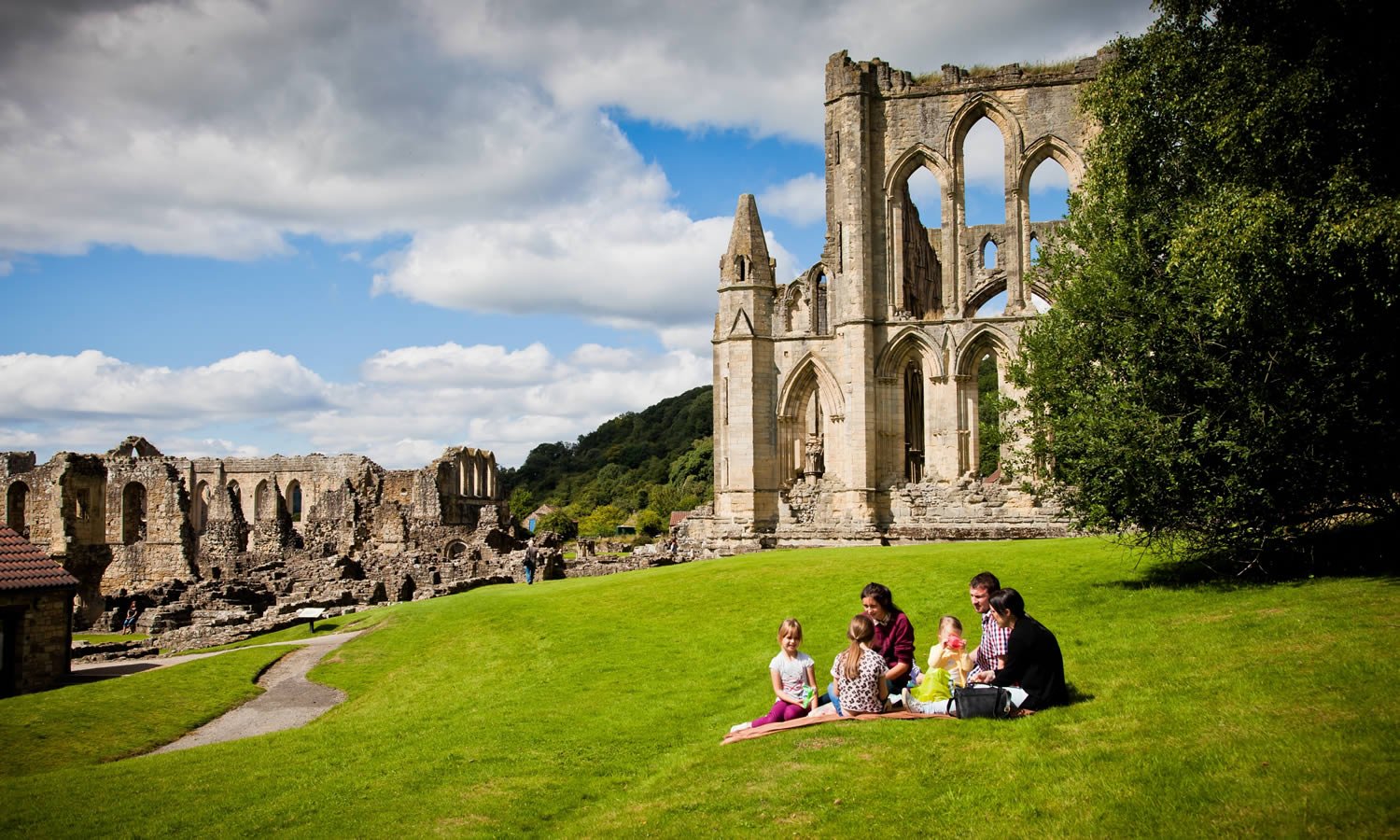 Image name Rievaulx Abbey the 1 image from the post Scottish Wars of Independence in Yorkshire in Yorkshire.com.