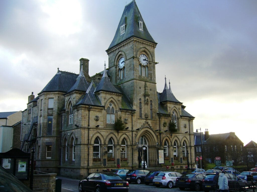 Image name Yeadon Town Hall 1 the 6 image from the post Yeadon in Yorkshire.com.