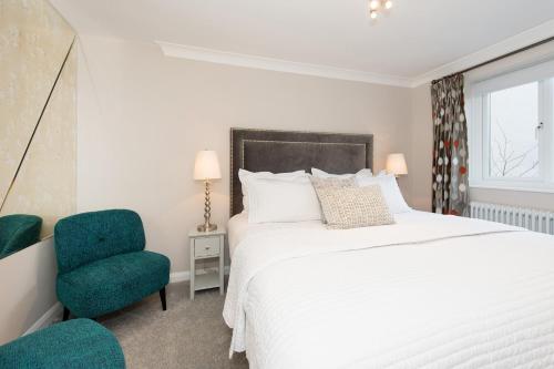 The Mews, York Place by Harrogate Serviced Apartments image three
