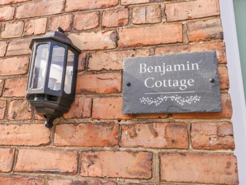 Benjamin Cottage image three