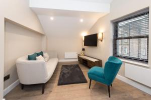 Cheltenham by Harrogate Serviced Apartments image two