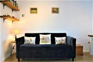 Ladybird Cottage, Dog Friendly, Couples or Small families, Yorkshire Wolds - Countryside and Coast image two