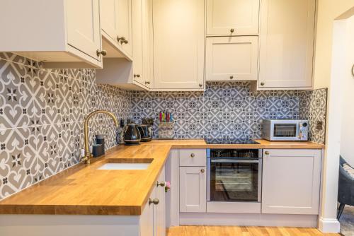 Newly Converted Apartment Rowntree House Shambles image three