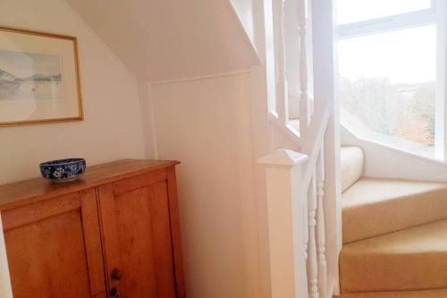 Large 2 ensuite bedroom flat with lovely views image three
