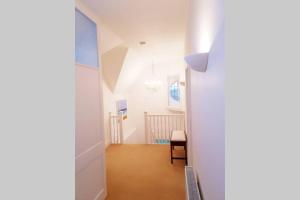Large 2 ensuite bedroom flat with lovely views image two
