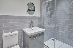 Host & Stay - Routh Walk Apartment image two