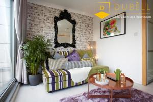 BEST VALUE !!! - The Cakide, Dubell Serviced Apartments Leeds, Up to 2 Guests, Ample Street Parking, Wifi & Netflix image two