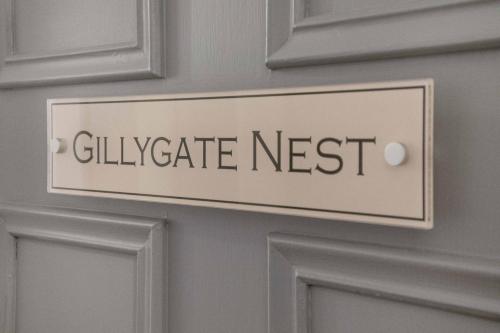 Gillygate Nest with Free Allocated Parking image three