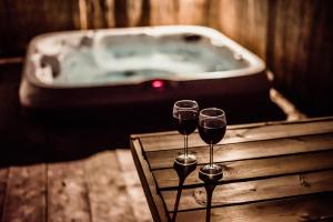 Black Bull Retreat, Barmston with Private Hot Tubs image two