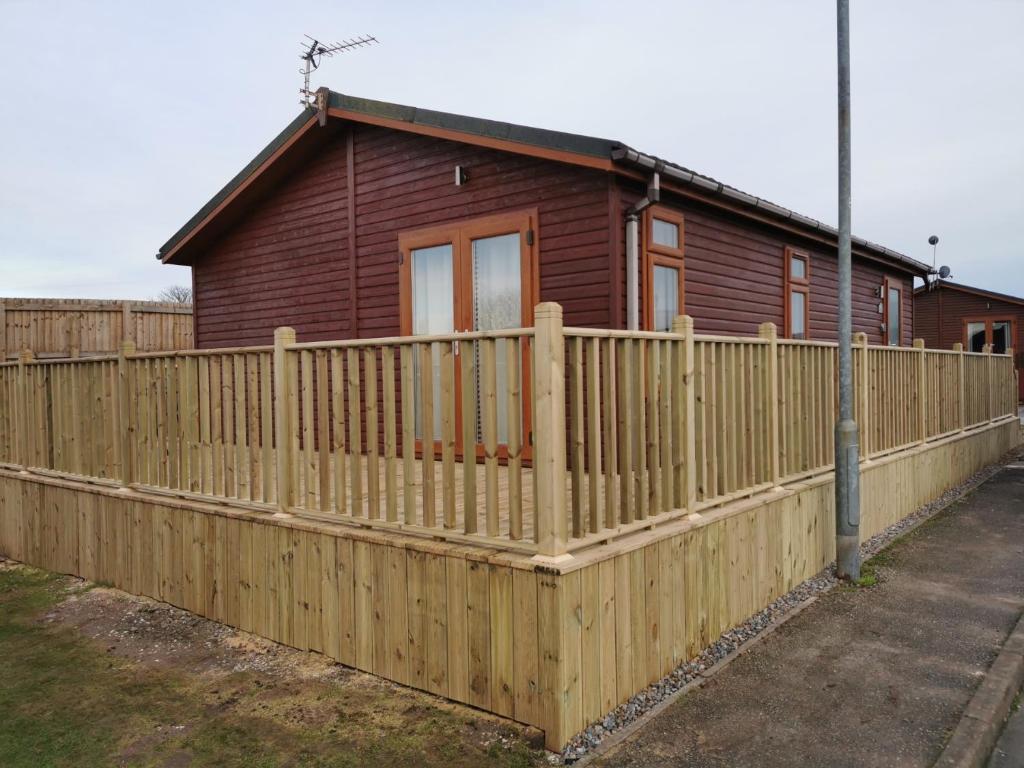 Captivatingly Stunning 2-Bed Cabin in Bridlington image one