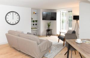 The Burrow by Harrogate Serviced Apartments image two
