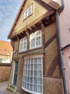 Picture of Quay Street Seaside Cottage 1460 by Historic Hotels