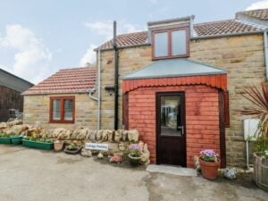 Picture of Farm Yard Cottage