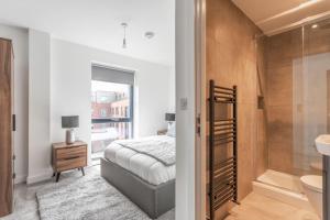 Stunning 2 bed apartment in a brand new development image two