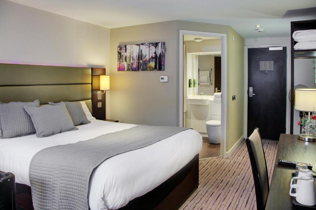 Fortune Huddersfield; Sure Hotel Collection by Best Western image one