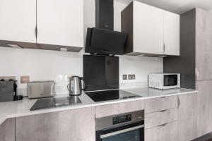 Fantastic Brand New Apartment In The Heart Of York image two