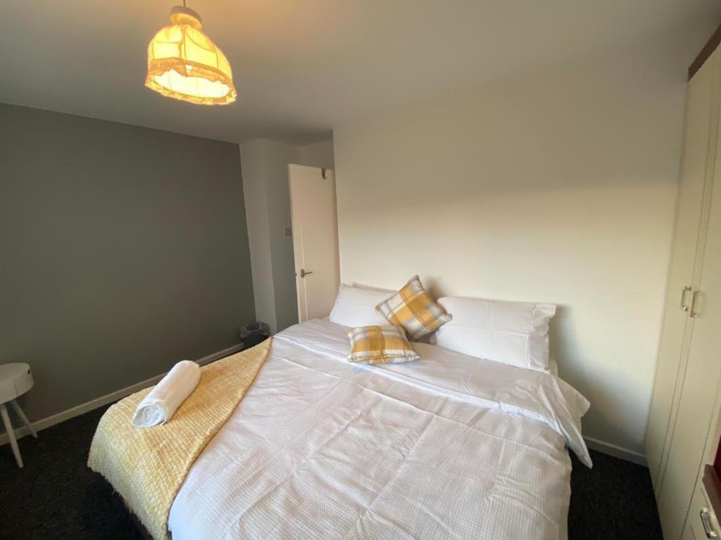 Spacious Luxurious Serviced Accommodation 2 image one