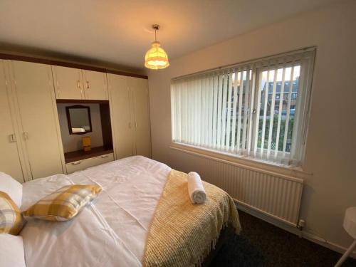 Spacious Luxurious Serviced Accommodation 2 image three