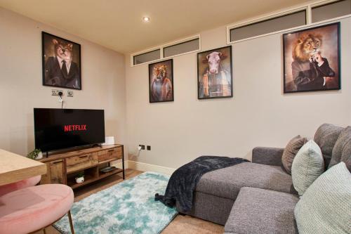 The Exquisite Harrogate Abode - Sleeps 6 image three