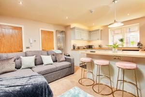 The Exquisite Harrogate Abode - Sleeps 6 image two